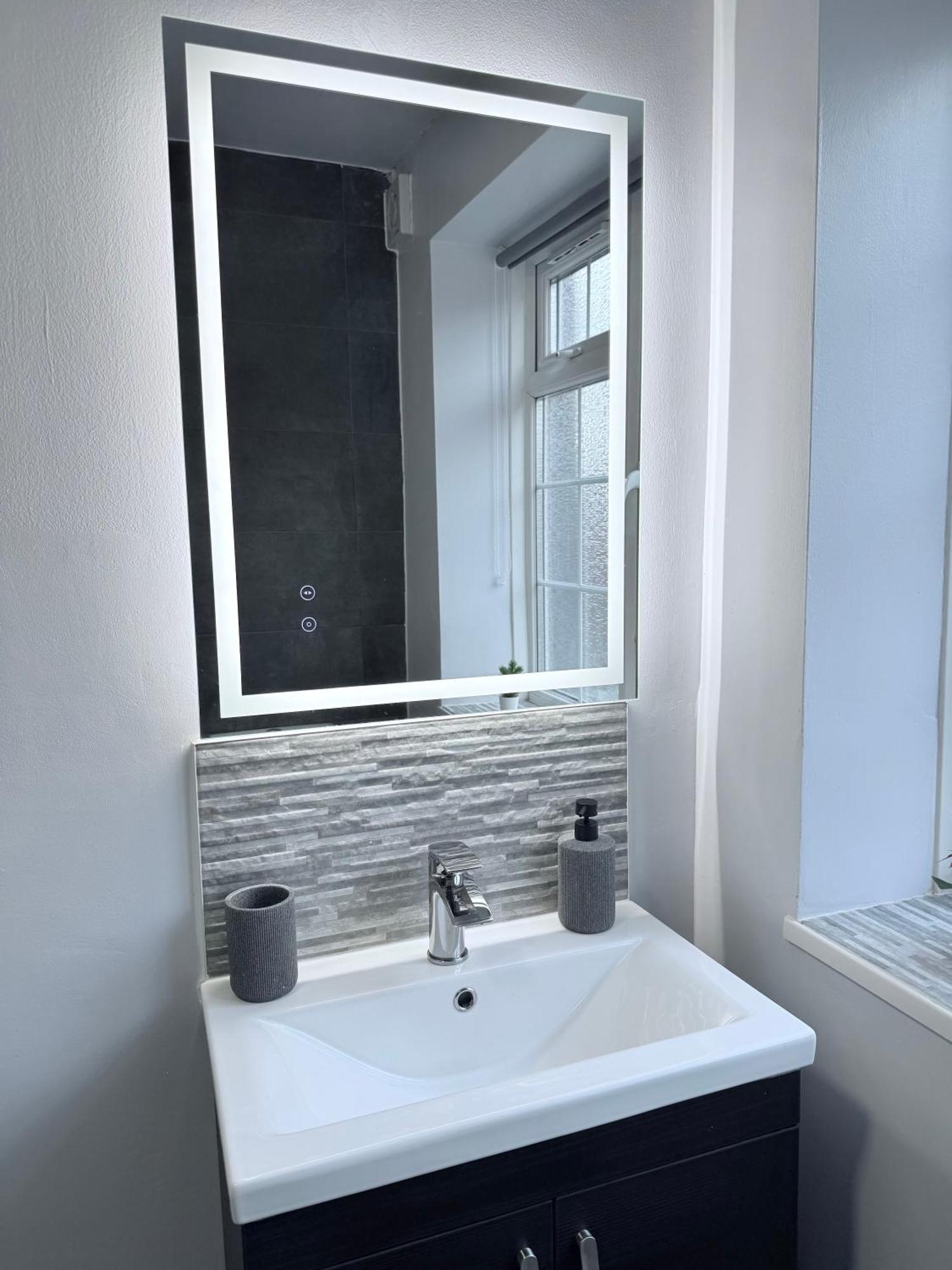 Apartamento Staylondon - Sleeps 6 With Free Parking - Tourist, Concerts & Matches Londres