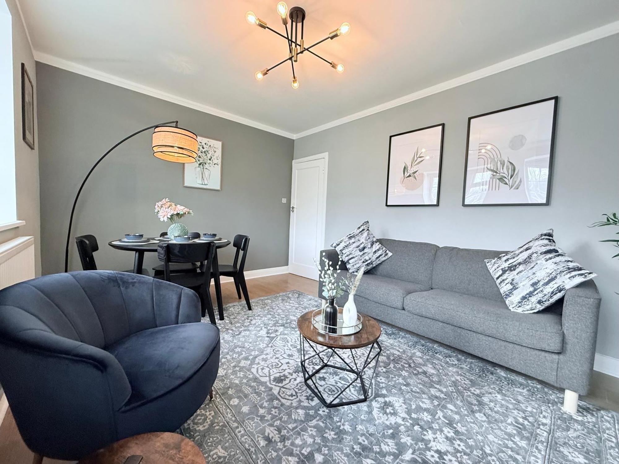 Staylondon - Sleeps 5 With Free Parking - Tourist, Concerts & Matches *